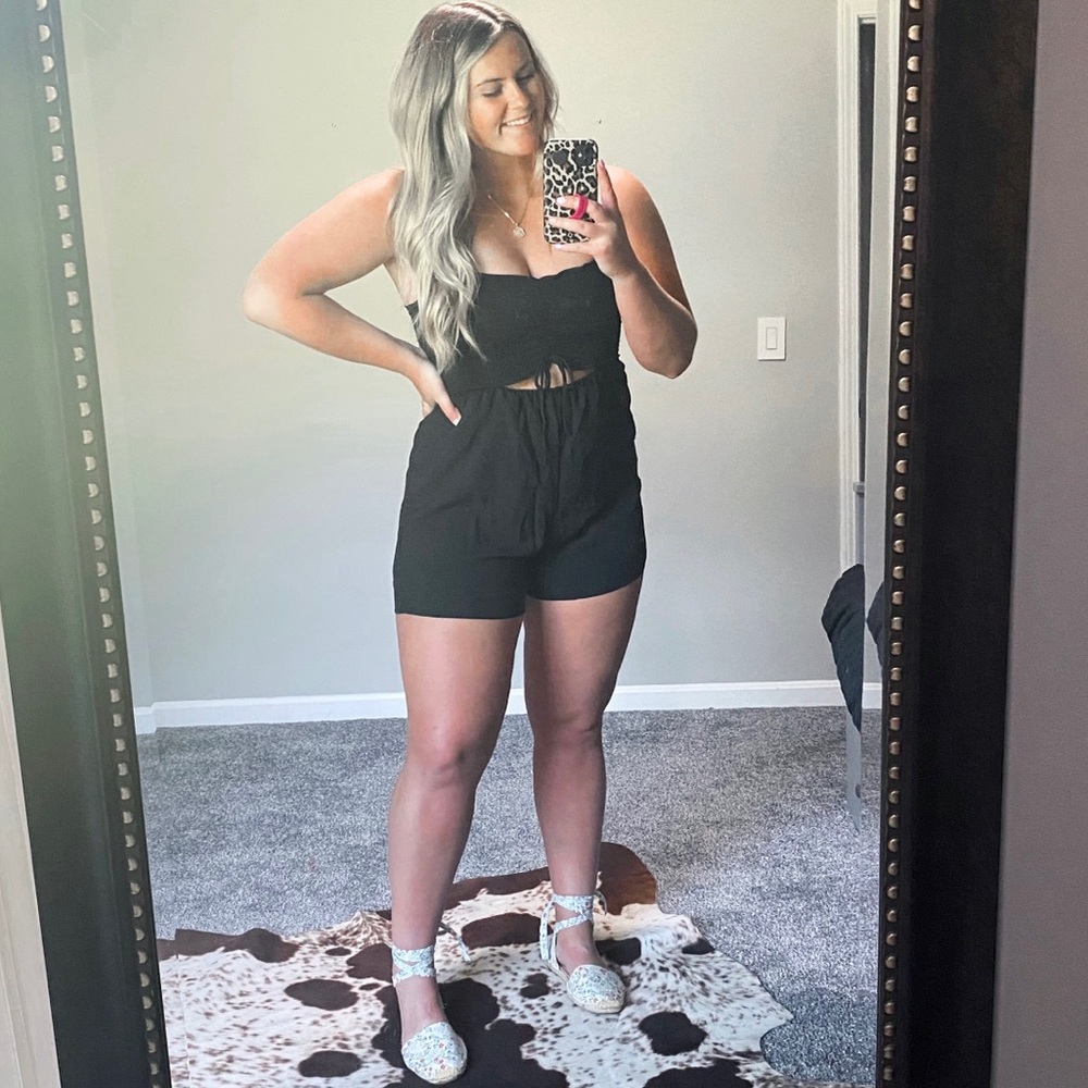 NWT CUTOUT ROMPER